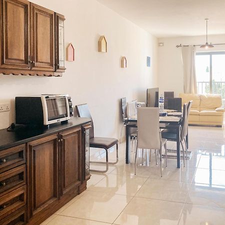 Xl Central Home - Sleeps 10 People Pieta ภายนอก รูปภาพ