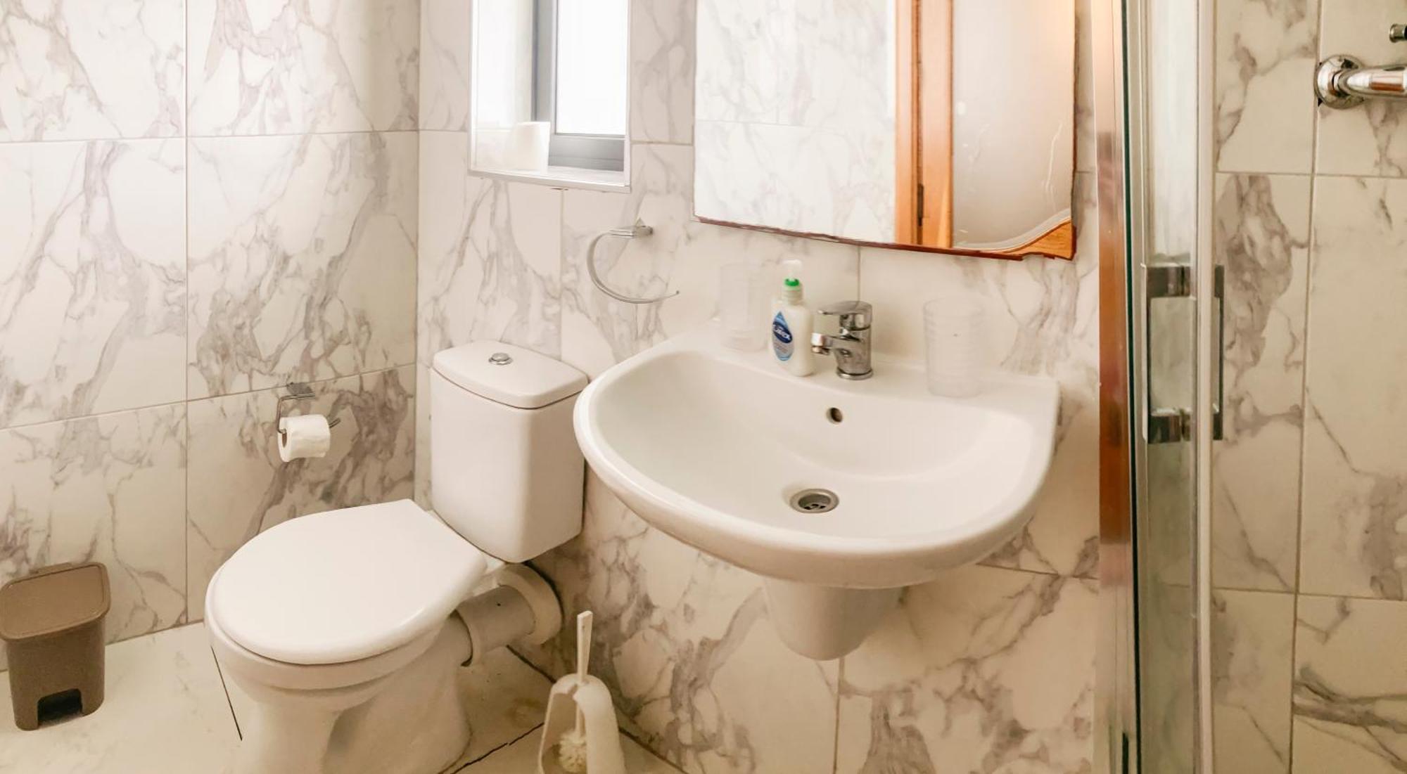 Xl Central Home - Sleeps 10 People Pieta ภายนอก รูปภาพ