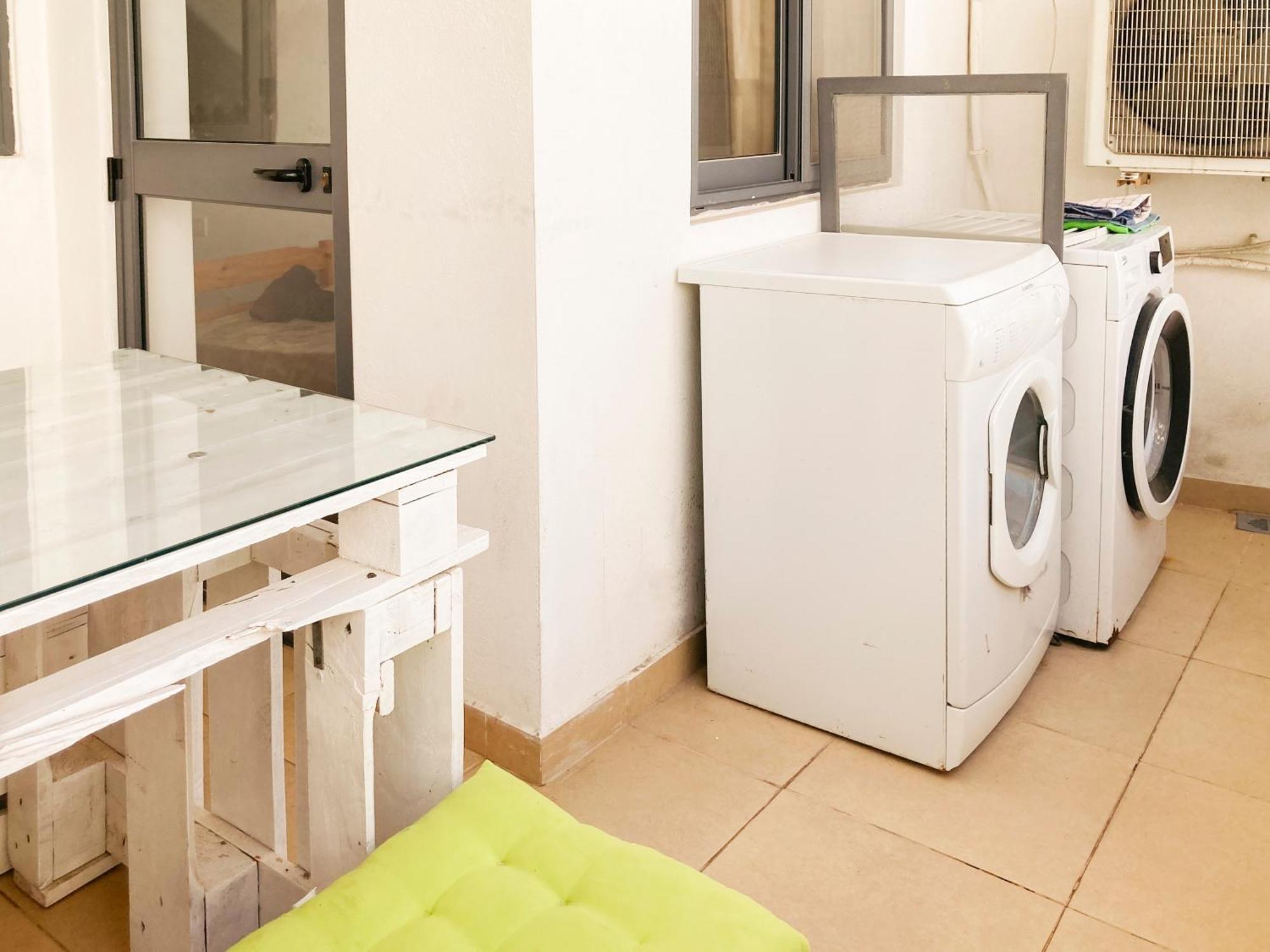 Xl Central Home - Sleeps 10 People Pieta ภายนอก รูปภาพ