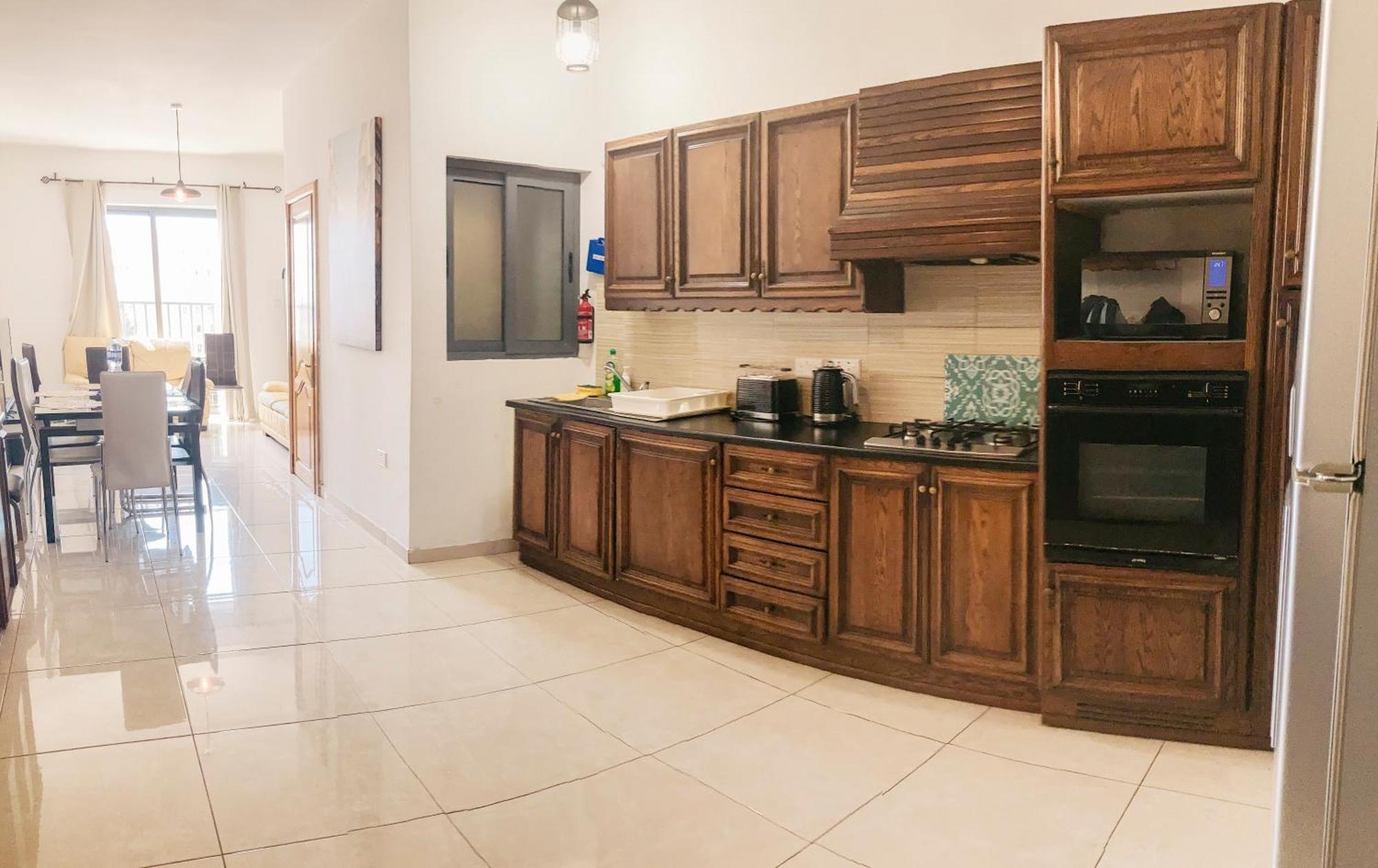 Xl Central Home - Sleeps 10 People Pieta ภายนอก รูปภาพ