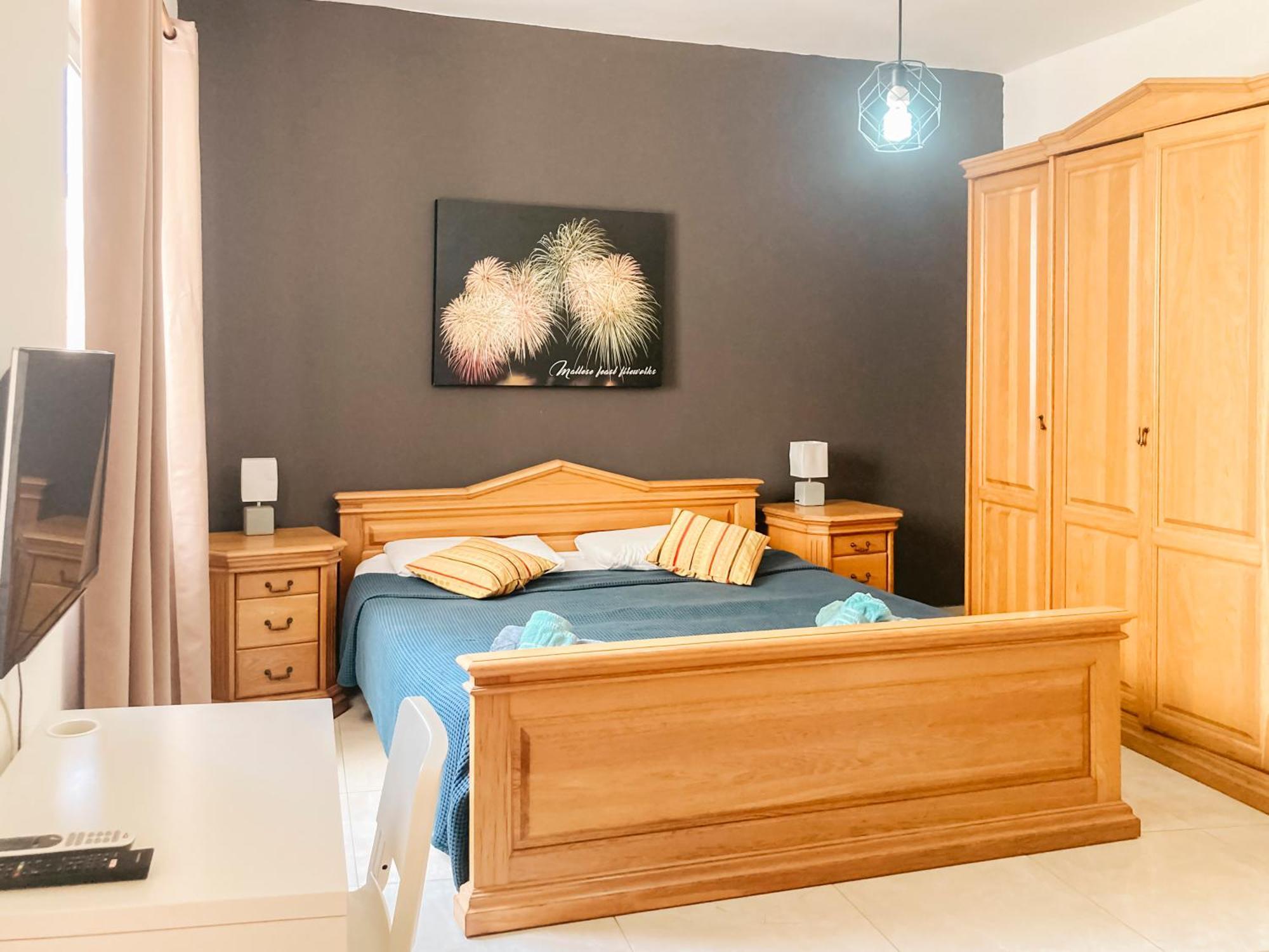 Xl Central Home - Sleeps 10 People Pieta ภายนอก รูปภาพ