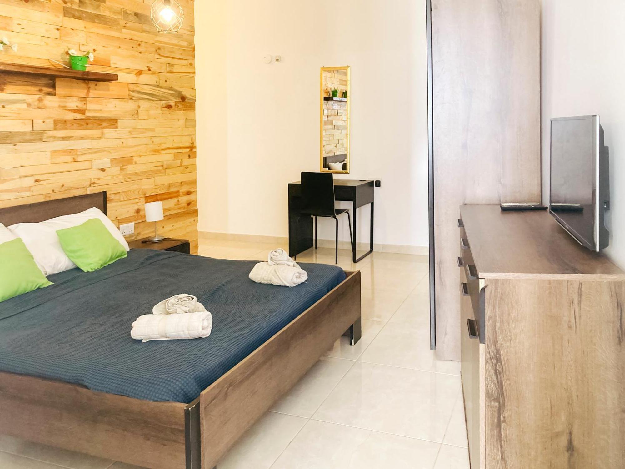 Xl Central Home - Sleeps 10 People Pieta ภายนอก รูปภาพ