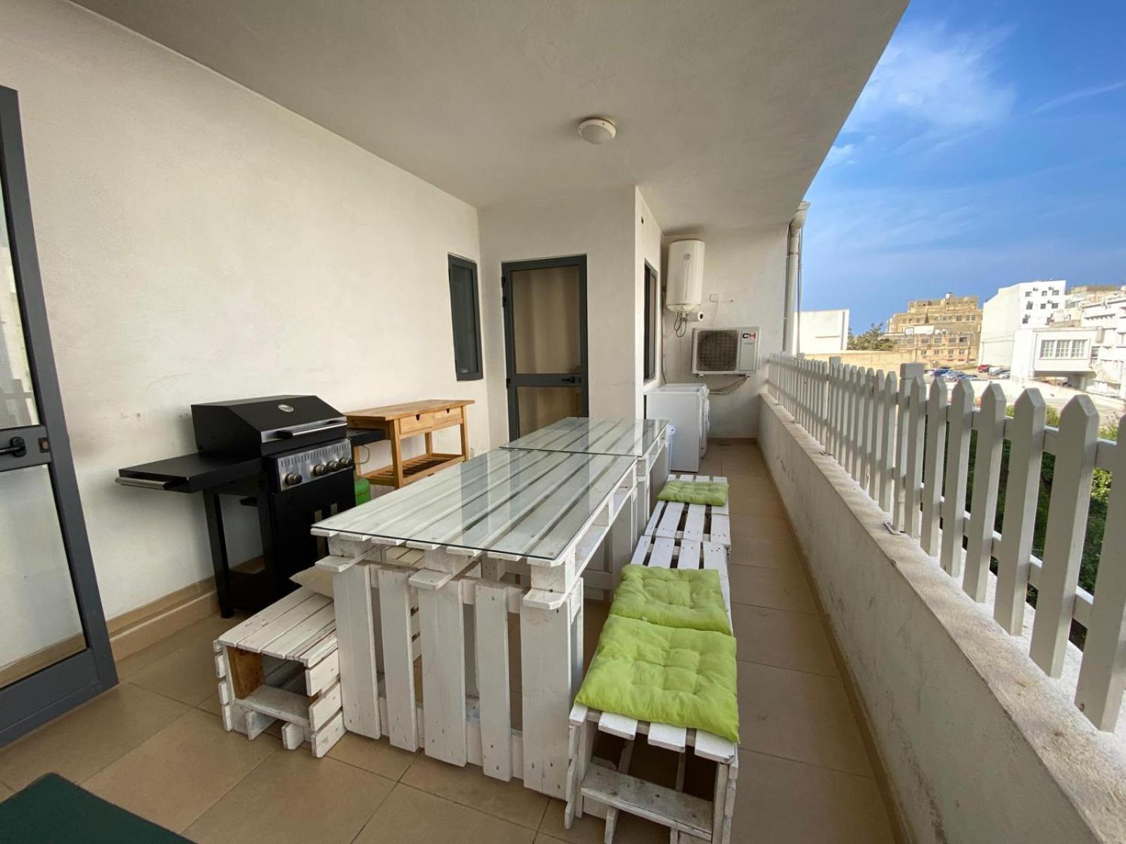 Xl Central Home - Sleeps 10 People Pieta ภายนอก รูปภาพ